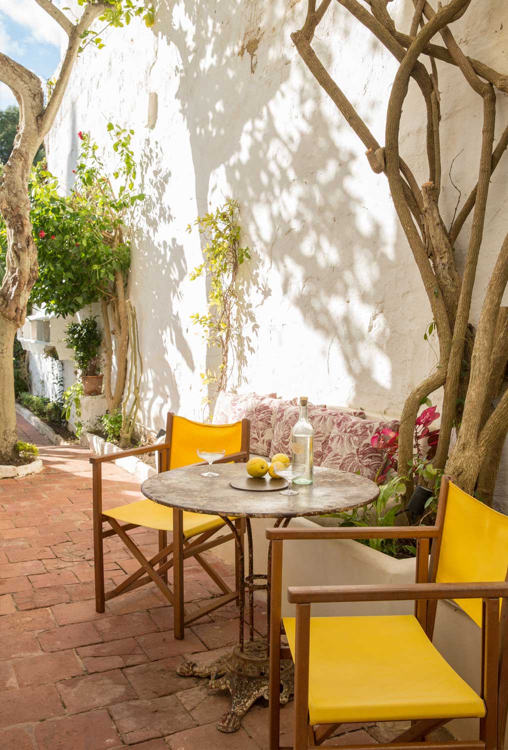 Interior Design, Interieur, Ausstattung, Living, Wohnen, Style, cozy home, mediterranean, mediterran, colors, Strong Colors, Starke Farben, Menorca City Domicile, Mahon, Mao