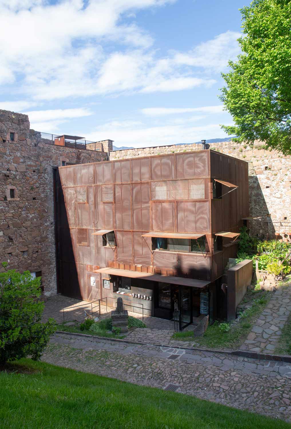 Messner Mountain Museum, Bolzano, Italy, Museum, castle, Schloss, Burg, Reinhold Messner, Magdalena Messner, Firmian, Sigmundskron, Berge, Alpen, Ausstellung, Kunst, Bergsteigen, Hiking